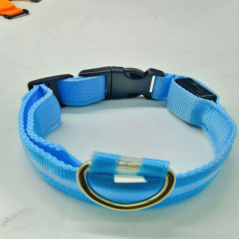 DTCOLLAR LED Collar for Dog  Anti-lost At Night Adjustable Nylon Webbing, Battery-Powered Night Safety for Dogs & Cats